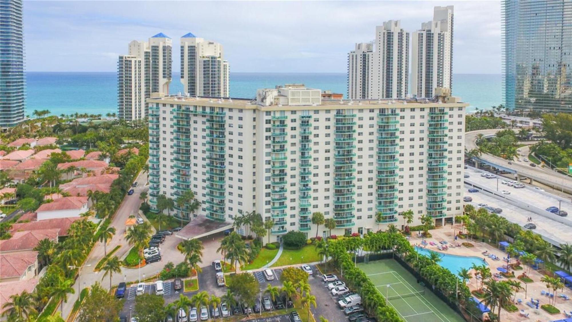 Cozy Ocean Views Condo With Pool & Tennis Court Sunny Isles Beach Exteriér fotografie