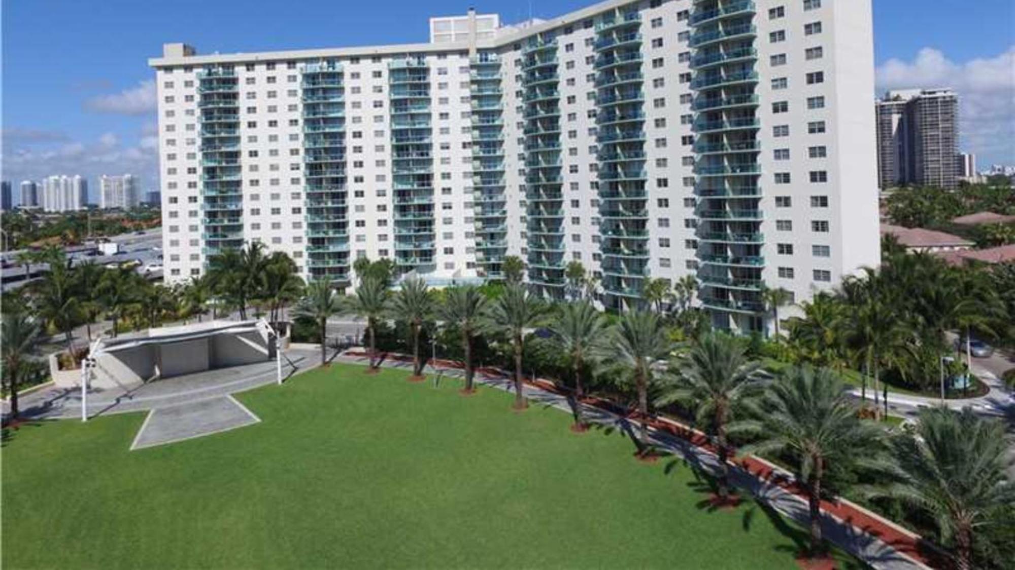 Cozy Ocean Views Condo With Pool & Tennis Court Sunny Isles Beach Exteriér fotografie